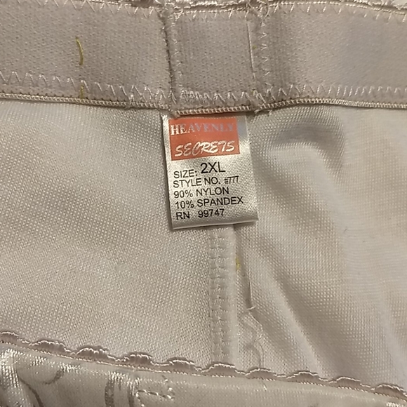 Shapewear - Picture 3 of 5